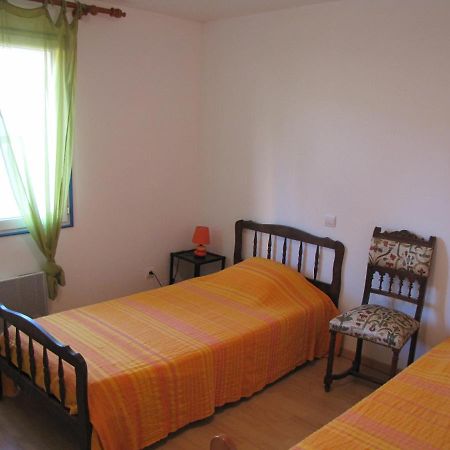 maison de village entre mer et montagne Roujan Extérieur photo