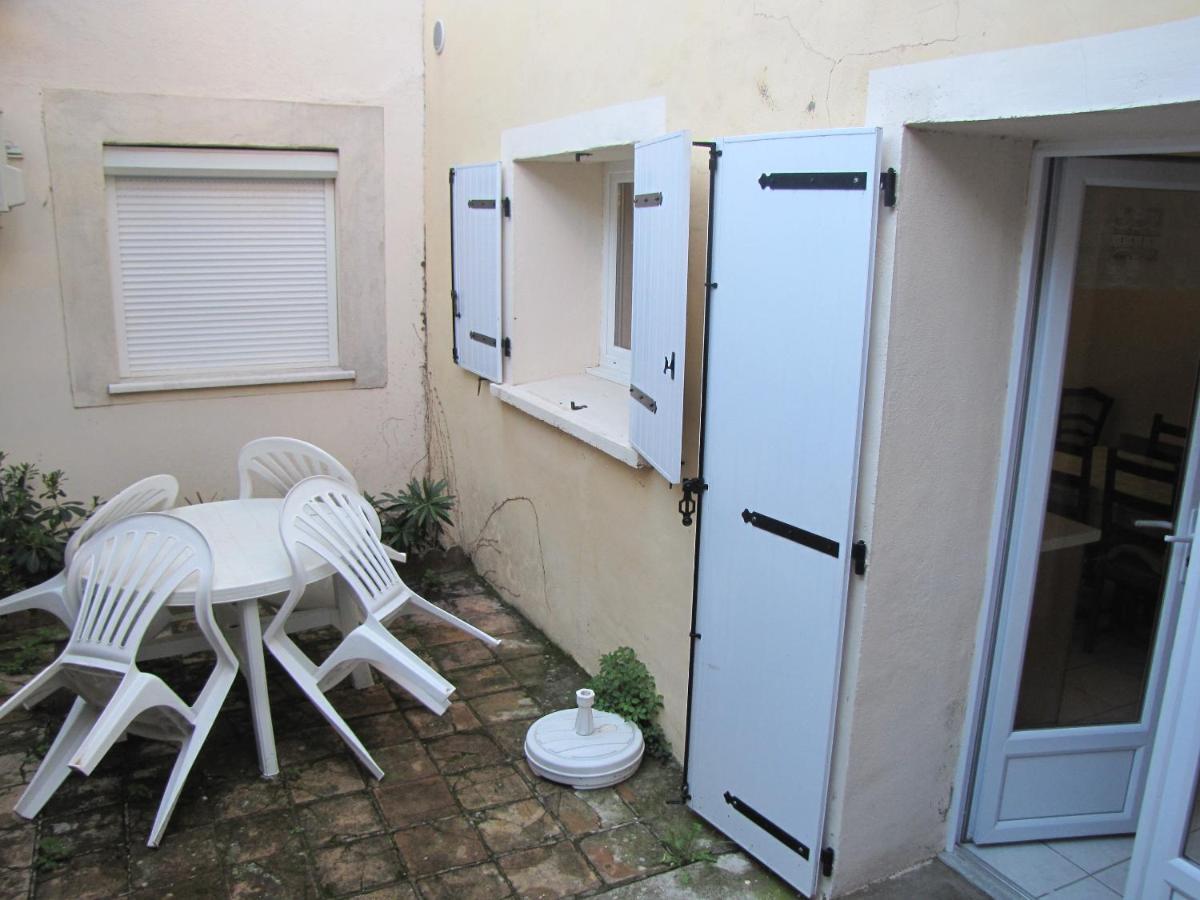 maison de village entre mer et montagne Roujan Extérieur photo